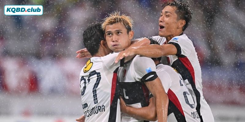 Bầu không khí sôi động và văn hóa cổ vũ văn minh, rực rỡ sắc màu trên khán đài J-League